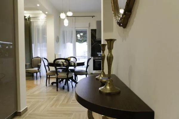 G102 κεντρικό πολυτελές διαμέρισμα